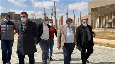 مسئولو «الإسكان» يتفقدون مشروعات العاصمة الإدارية الجديدة
