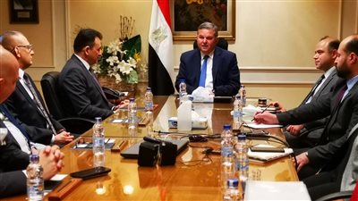 وزير قطاع الأعمال يبحث تعزيز التعاون المشترك مع قيادات سوق المال العراقي 