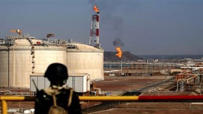 النفط يهبط متأثرا بزيادة المخزونات الأميركية