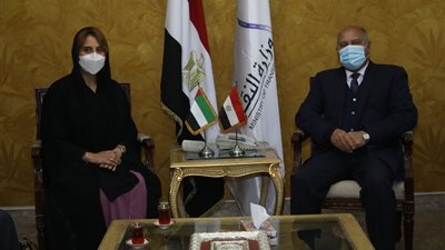 «الوزير» يبحث مع سفيرة الإمارات التعاون في مجالات النقل والموانئ الجافة والمناطق اللوجيستية