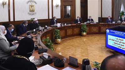مدبولي يترأس اجتماع لجنة مواجهة تأثير الأزمة العالمية على السلع الاستراتيجية