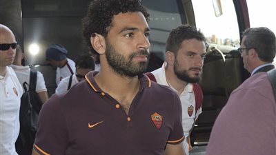 بالصور.. لاعبو روما يتوجهون إلى الإمارات لمواجهة الأهلي وديًا