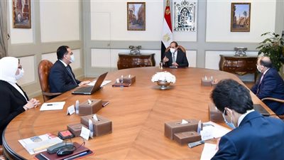 السيسي يوجه بمضاعفة سيارات القوافل الطبية والعيادات المتنقلة في الريف