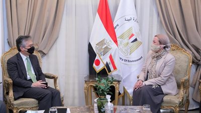 وزيرة البيئة تبحث مع سفير اليابان دعم مشروعات الاستراتيجية الوطنية لتغير المناخ 2050 