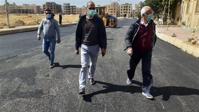 مسئولو «الإسكان» يتابعون العمل بمحور الشهيد خالد مغربي ومشروعات الشروق