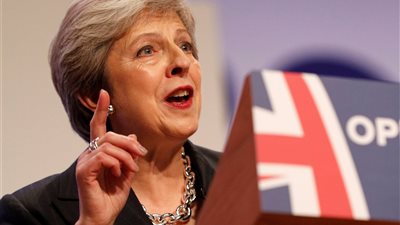 رئيسة وزراء بريطانيا تعلن تأجيل التصويت على مسودة اتفاق 