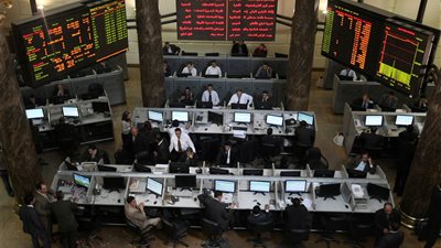 السيولة الأجنبية ترفع بورصة مصر .. والخليج يفقد قوة الدفع