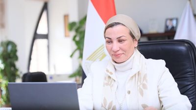 وزيرة البيئة تستعرض آليات إشراك المرأة المصرية في العمل المناخي 