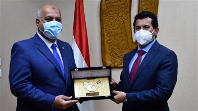 رئيس الاتحاد الدولي للرماية يشكر حكومة مصر لنجاح استضافة بطولة العالم