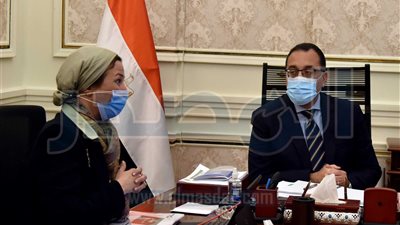 خارطة طريق للتعامل مع مخلفات البناء.. مدبولي يتابع أنشطة وزارة البيئة الاستثمارية