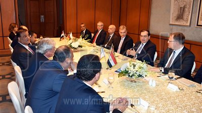 ألمانيا تبدي رغبتها بالاستثمار داخل مصر في مشروعات البتروكيماويات