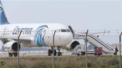 اليونان تنفي العثور على حطام الطائرة المصرية 