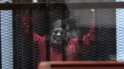 الجنايات تستمع لدفاع المعزول و24 آخرين في قضية إهانة القضاء