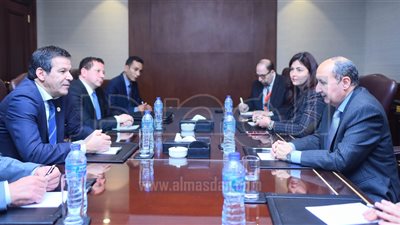 وزير الصناعة يبحث مع نظيره الجزائري زيادة التبادل التجاري بين البلدين