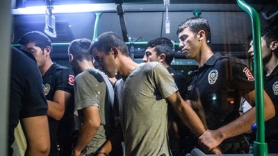 العفو الدولية تتهم تركيا بعمليات تسريح 