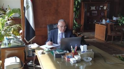 عبد العاطى يستعرض دراسة مع البنك الدولي عن تنفيذ نظم الري الحديث 