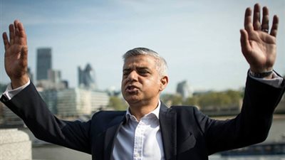 صادق خان يدعو 