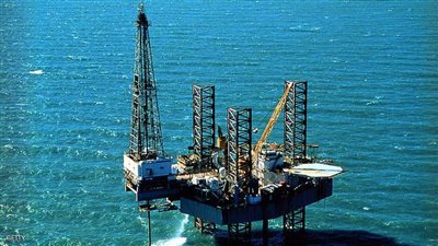 النفط يرتفع بدعم توقعات تمديد اتفاق خفض الإنتاج