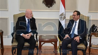 وزير البترول يلتقي الرئيس الإقليمي لمؤسسة داو للكيماويات