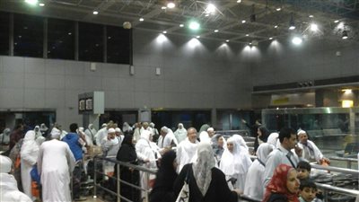 1200 معتمر يغادرون مطار القاهرة على متن 10 رحلات جوية 