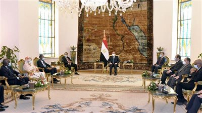 السيسى يبحث سبل تعزيز التعاون الثنائي مع السودان في مختلف المجالات