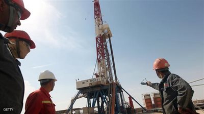 ارتفاع سعر النفط مع استعداد روسيا لمحادثات مع المنتجين الآخرين للنفط