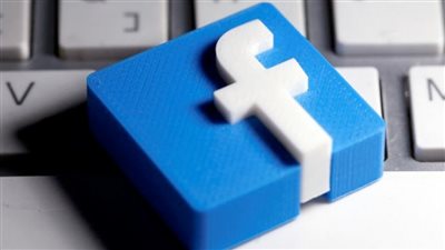 «فيسبوك» تضع ملصقات على المنشورات المتعلقة بلقاحات فيروس كورونا