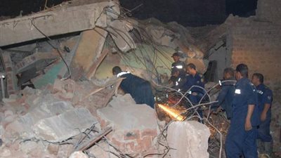 انهيار جزئي بعقار في الإسكندرية والحماية المدنية تنقذ السكان 