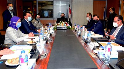 نيفين جامع: إعادة هيكلة مركز تحديث الصناعة لاستعاده دوره