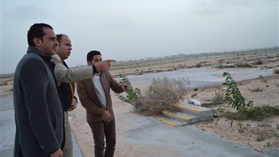 تسليم 58 مستثمرا أراضي لإقامة مشروعات صناعية في كفر الشيخ 