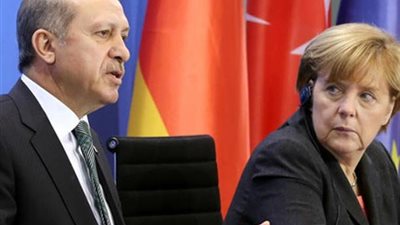 ميركل لأردوغان: عليك تلبية الشروط قبل إعفاء الأتراك من التأشيرة