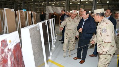 السيسي يتفقد مشروعات مدينة الجلالة بالعين السخنة