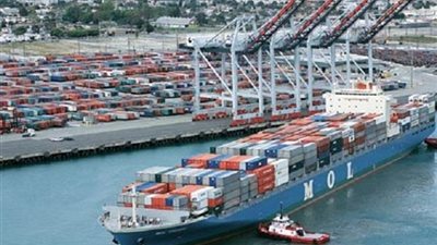 وصول 12 ألف طن زيت عباد الشمس إلى ميناء الإسكندرية