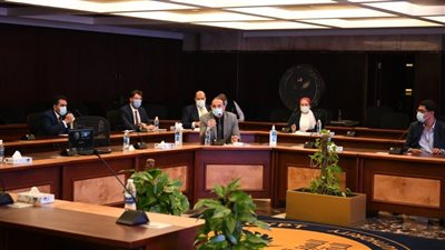 «الرقابة المالية» تبحث سبل تنشيط الاستثمار المؤسسي فى البورصة