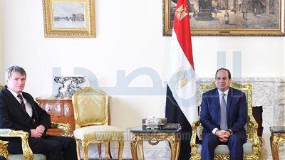 صور: تفاصيل لقاء السيسي بوفد البرلمان الفرنسي