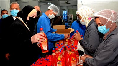 وزيرة التجارة تعقد إجتماع موسع مع مستثمرى منطقة الشروق الصناعية