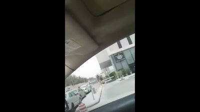 مصرع وإصابة 3 أشخاص في إطلاق نار داخل مجمع مدارس بالسعودية (فيديو)