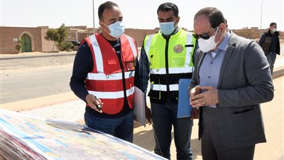 السيسى يتفقد أعمال تطوير شبكة الطرق والمحاور بالقاهرة