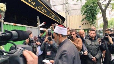 ننشر رسالة شيخ الأزهر لضحايا تفجيرات باريس الإرهابية 