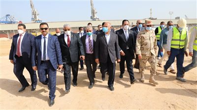 وزير النقل يتابع معدلات تنفيذ المشروعات الخدمية في ميناء الإسكندرية