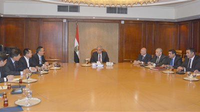 وزير التجارة يبحث مع الجانب الصيني تنمية قطاع الصناعات النسيجية
