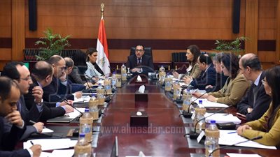 المجموعة الاقتصادية تبحث تقليل الواردات غير الضرورية.. وتوافق على تعديل لائحة 