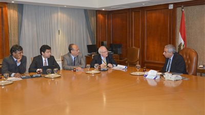 قابيل لمسؤول بالبنك الدولي: قانون جديد يخفض فترة إصدار التراخيص لـ 30يومًا