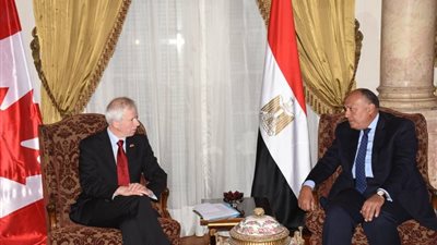 وزير الخارجية يجري محادثات موسعة مع نظيره الكندي