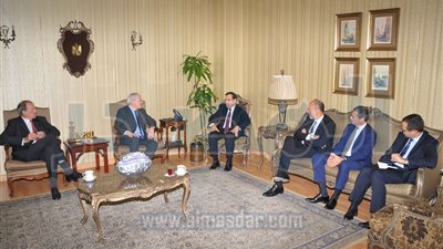 وزير البترول يبحث تنفيذ استثمارات بـ220 مليون دولار لإنتاج الغاز 