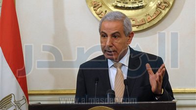 وزير التجارة والصناعة يصدر اللائحة التنفيذية لقانون سجل المستوردين