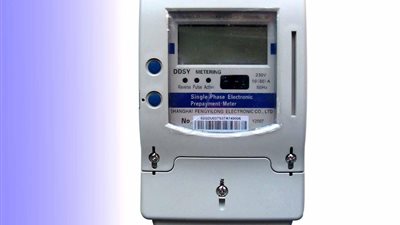 الكهرباء تقرر العمل بتركيب العدادات الكودية المؤقتة للعقارات المخالفة