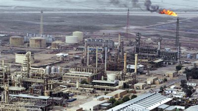 تخفيض الحفارات الأمريكية يرفع سعر النفط