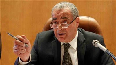 850 مليار جنيه قيمة تجارة الجملة والتجزئة في الناتج المحلي.. العام الماضي