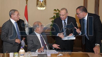 الحكومة تُقر زيادة التعاقدات الخاصة بـ